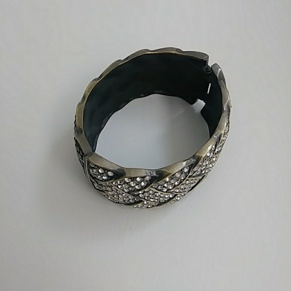 ★ HP★Vintage Look Crystal Statement Bracelet - Picture 5 of 7